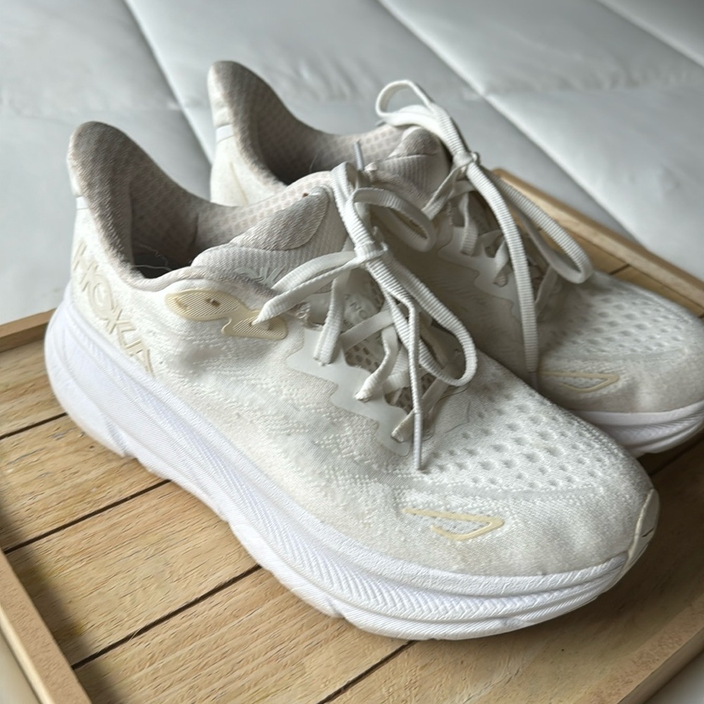 Hoka Clifton 9